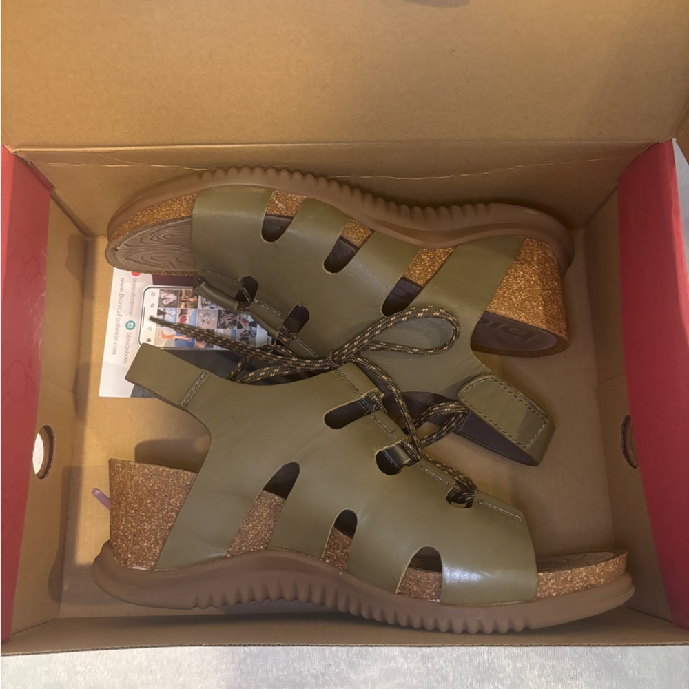 🤎 🆕 NEW IN BOX BIONICA Sorena Ghillie Wedge Sandal - Olive Leather 🤎 - Picture 7 of 8